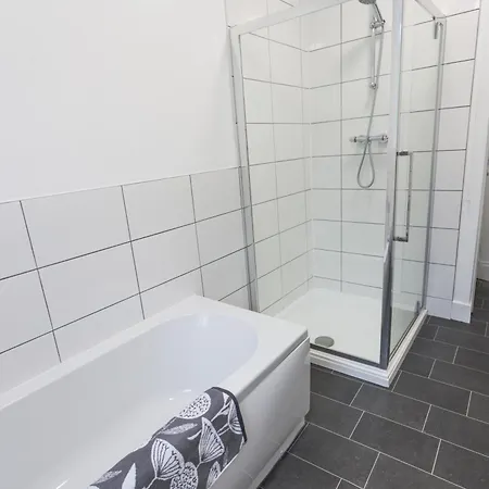 November Disc - Long - Contractors Апартаменти *