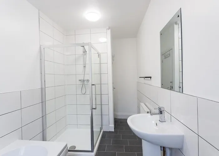 November Disc - Long - Contractors Daire Bristol