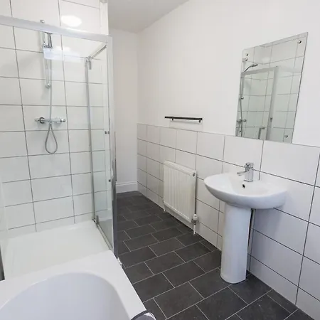 November Disc - Long - Contractors Appartement