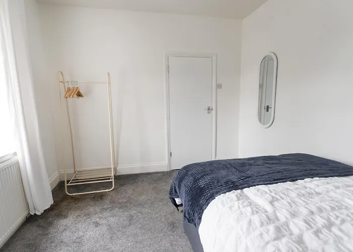 November Disc - Long - Contractors * Bristol